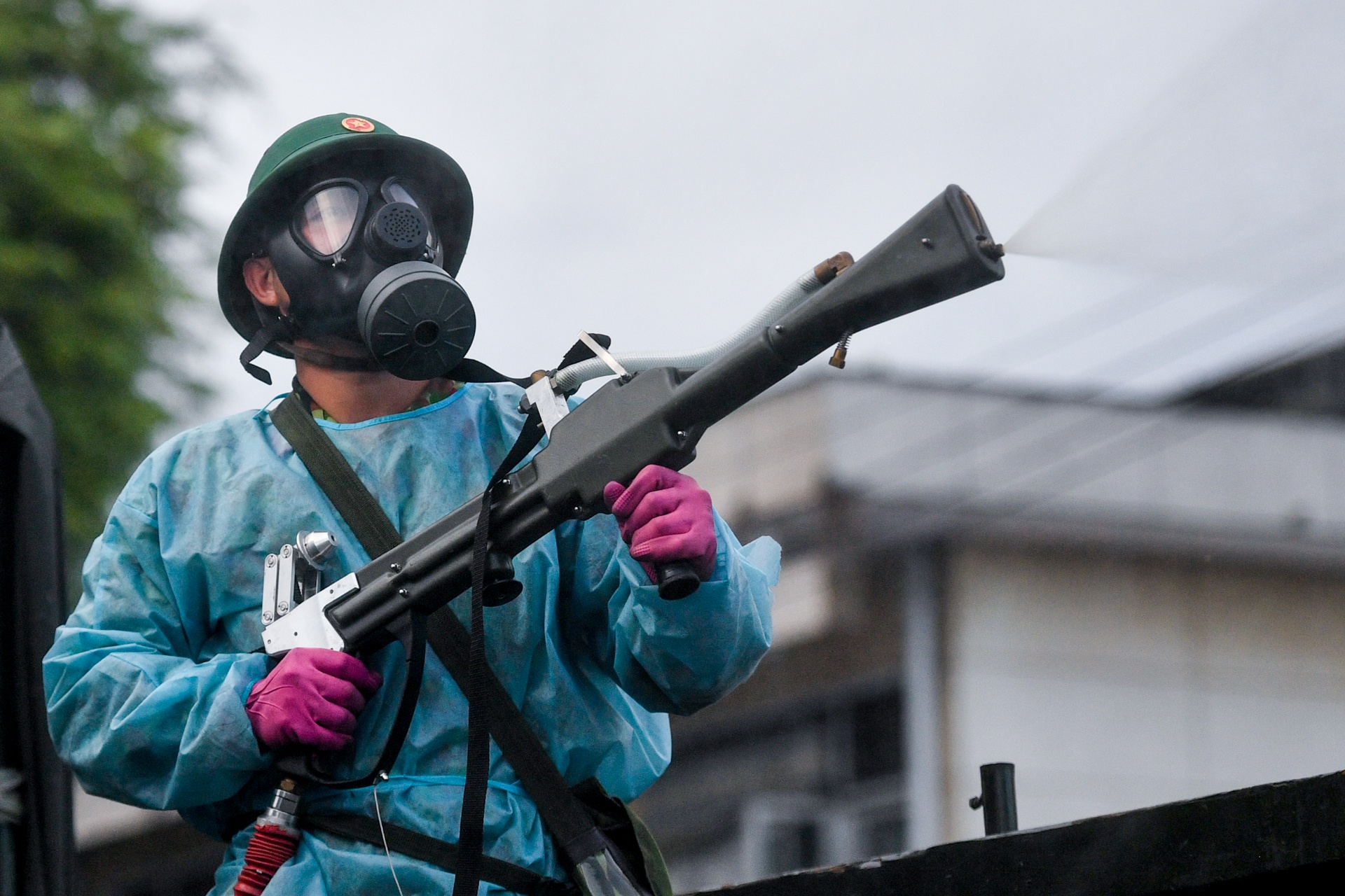 Phong toa tam thoi mot toa nha chung cu Carina Plaza hinh anh