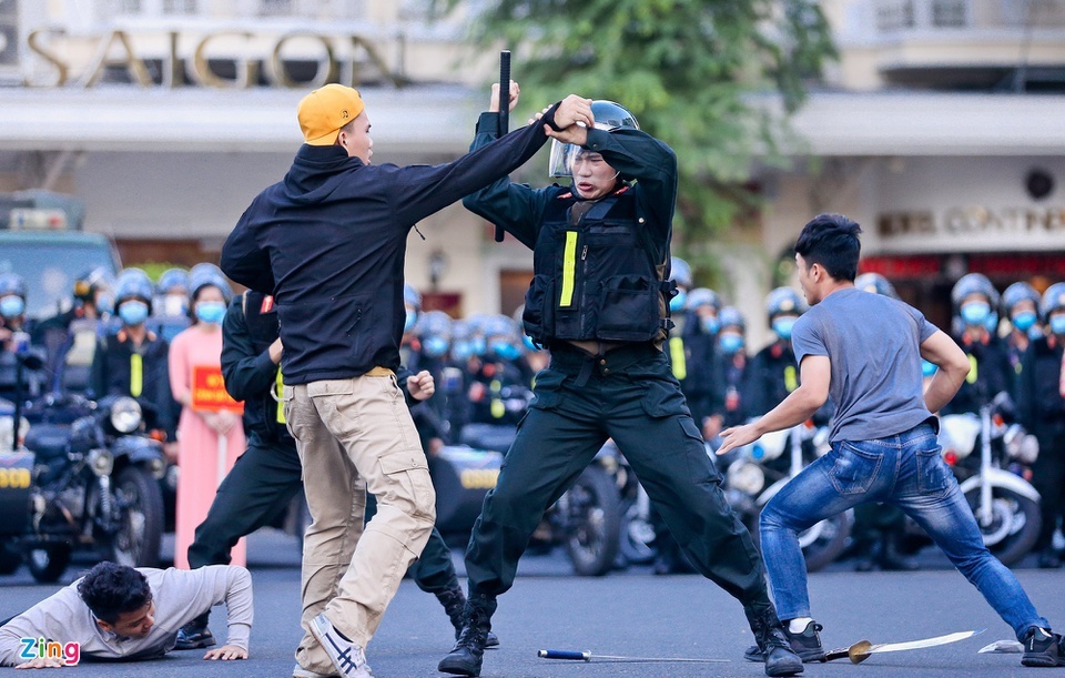 Cong an TP.HCM trien khai chien dich dau tranh,  tran ap toi pham anh 1