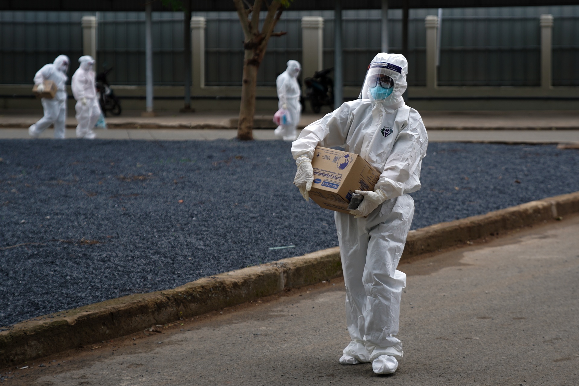 Dung cach ly mot phuong o TP.HCM co hon 20.000 dan hinh anh