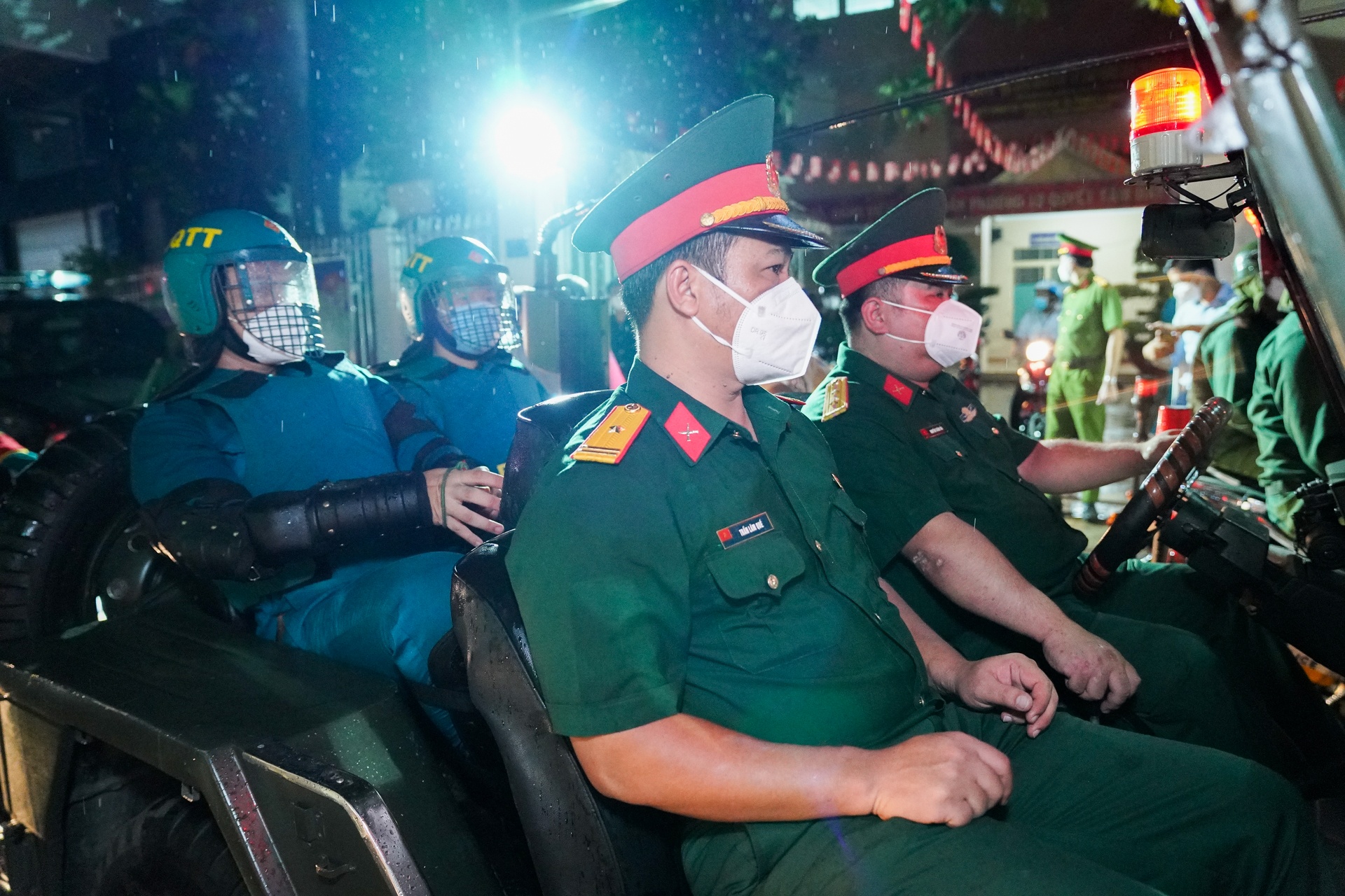 Bo tu lenh TP.HCM xuat quan anh 8