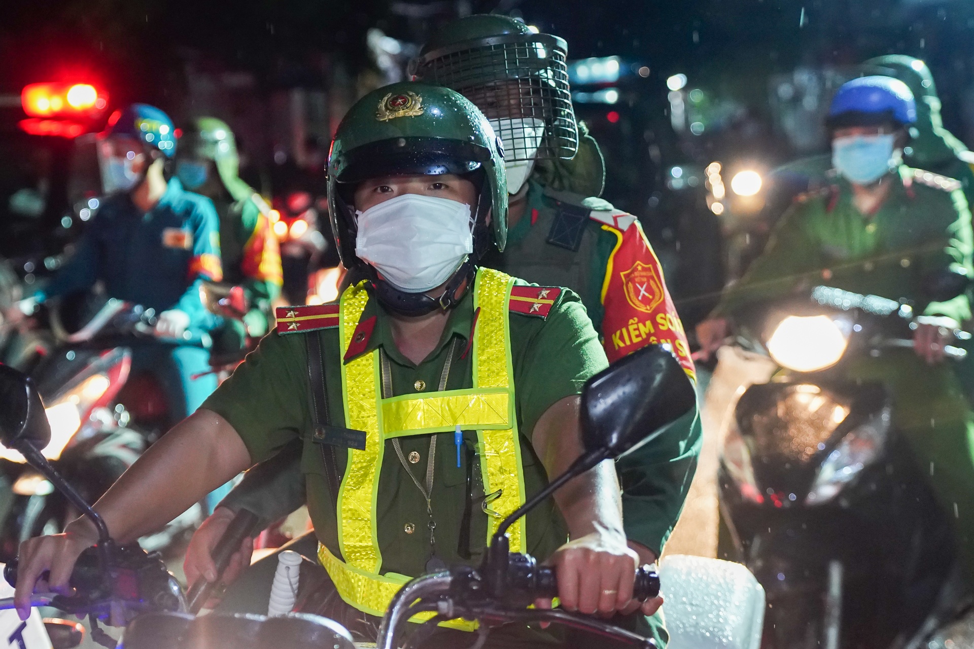 Bo tu lenh TP.HCM xuat quan anh 7