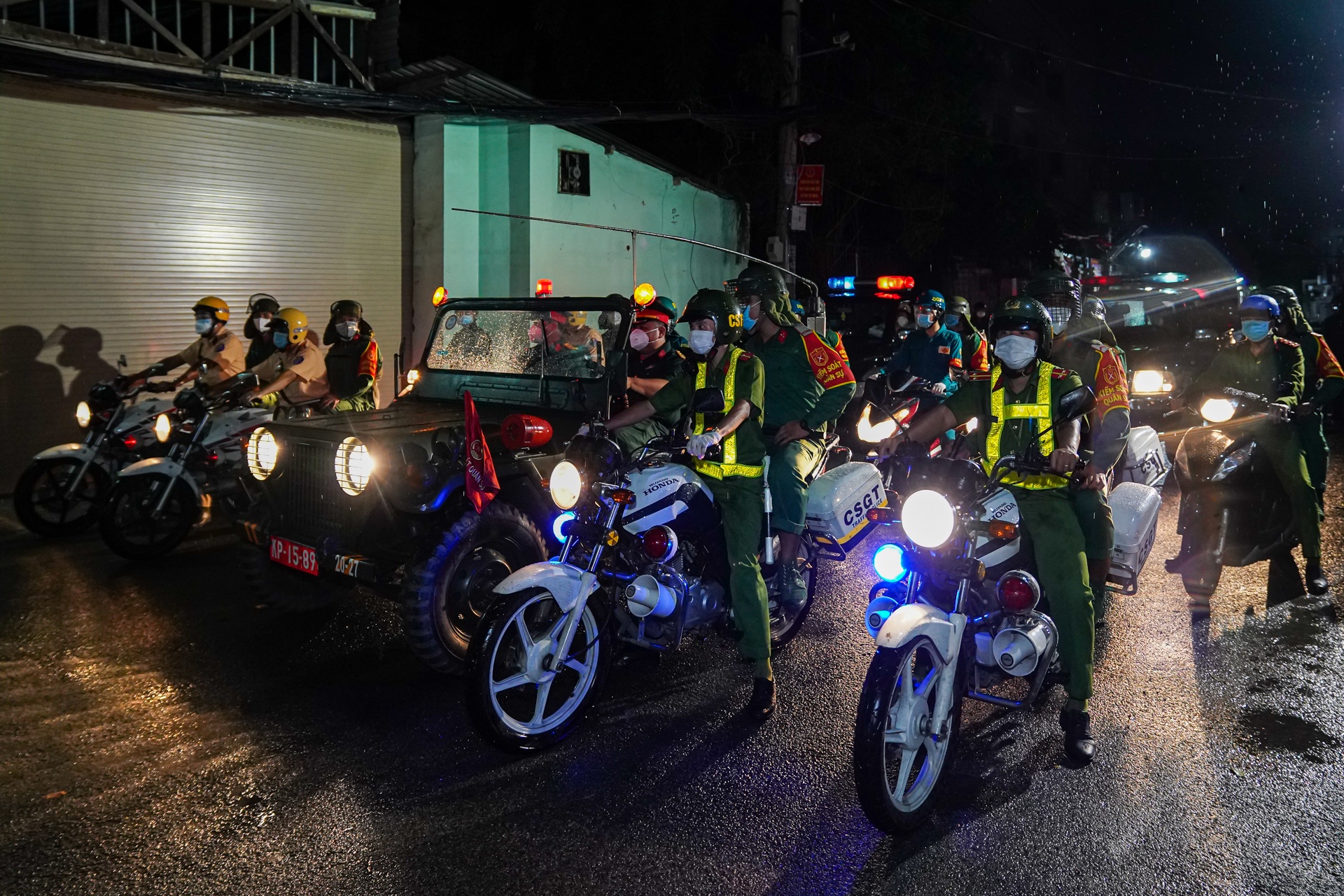 Bo tu lenh TP.HCM xuat quan anh 6