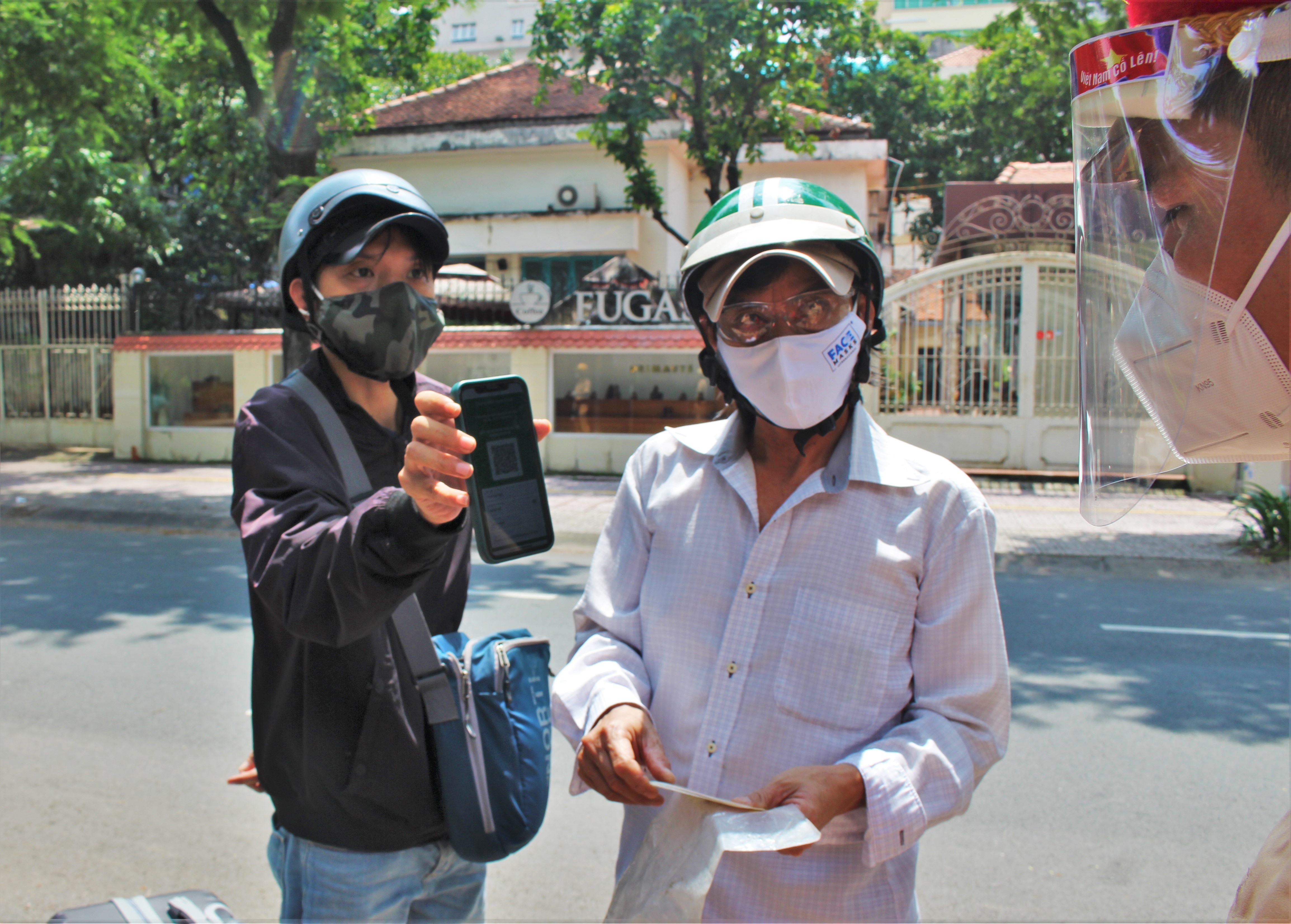 Công an TP.HCM kiểm tra ngẫu nhiên ảnh 4 Cong an TP.HCM kiem tra ngau nhien anh 4