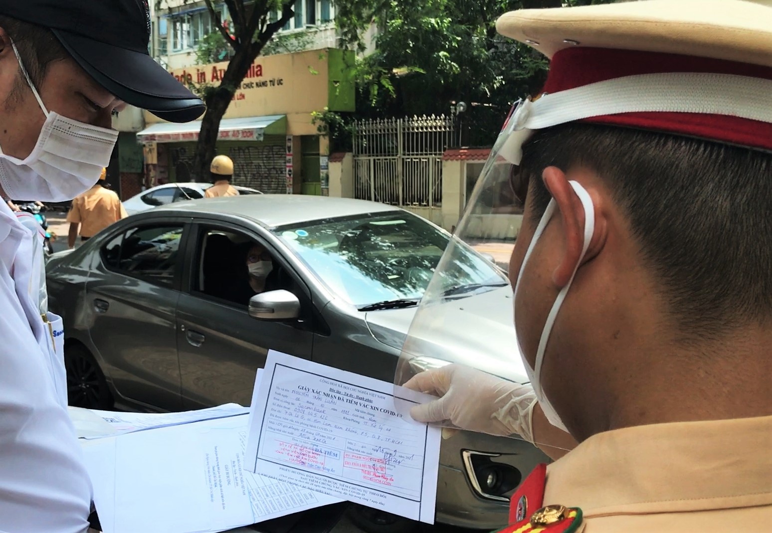 Công an TP.HCM kiểm tra ngẫu nhiên ảnh 9 Cong an TP.HCM kiem tra ngau nhien anh 9