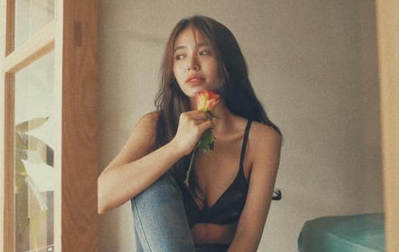 Hot girl Man Tien chup anh goi cam mung sinh nhat tuoi 22 hinh anh