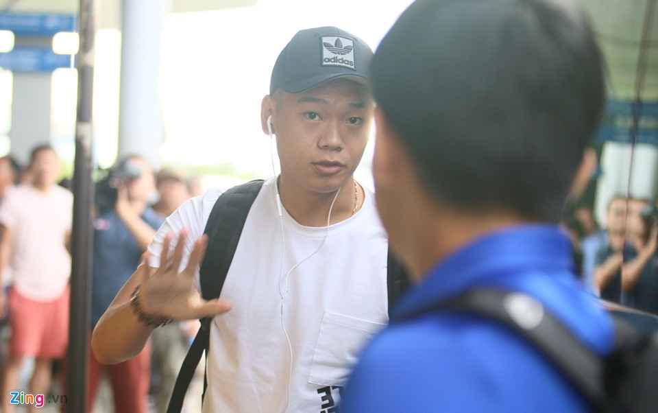 ban gai cau thu Nguyen Thanh Chung anh 1