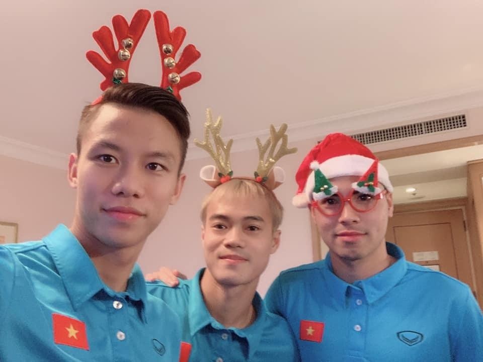 Tuyen thu Viet Nam gui loi chuc mung Giang sinh den nguoi ham mo hinh anh