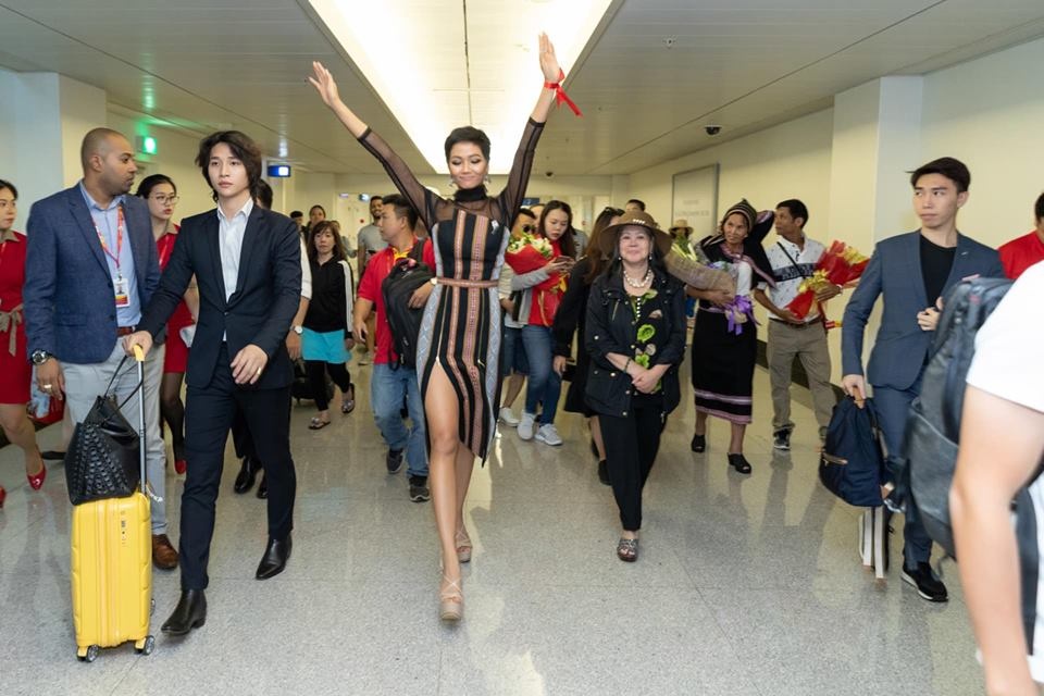 trợ lý của hoa hậu H'Hen Niê ảnh 2 tro ly cua hoa hau H'Hen Nie anh 2