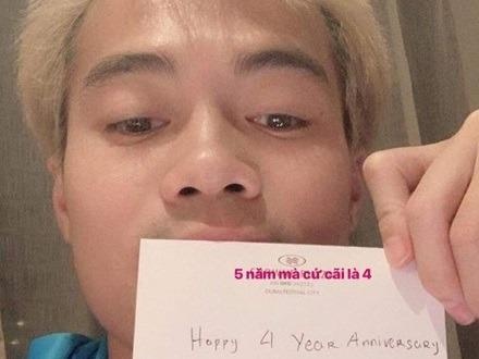 Van Toan dang anh ky niem 4 nam yeu voi ban gai sau tran thang Jordan hinh anh