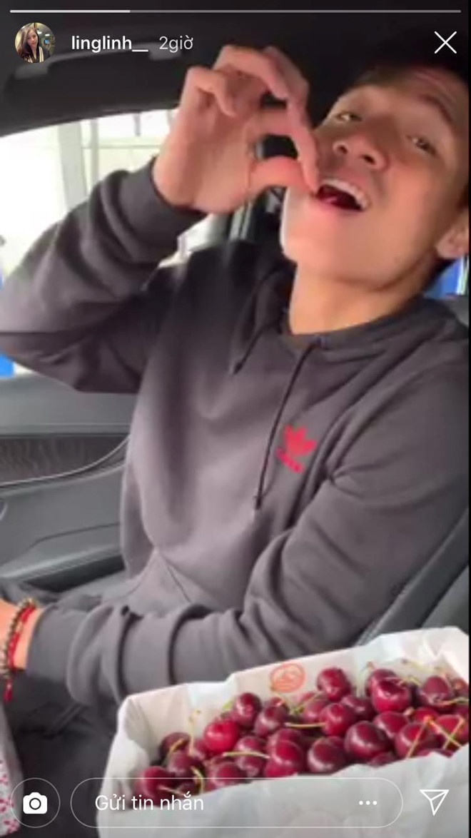 cau thu tuyen Viet Nam ben ban gai anh 7