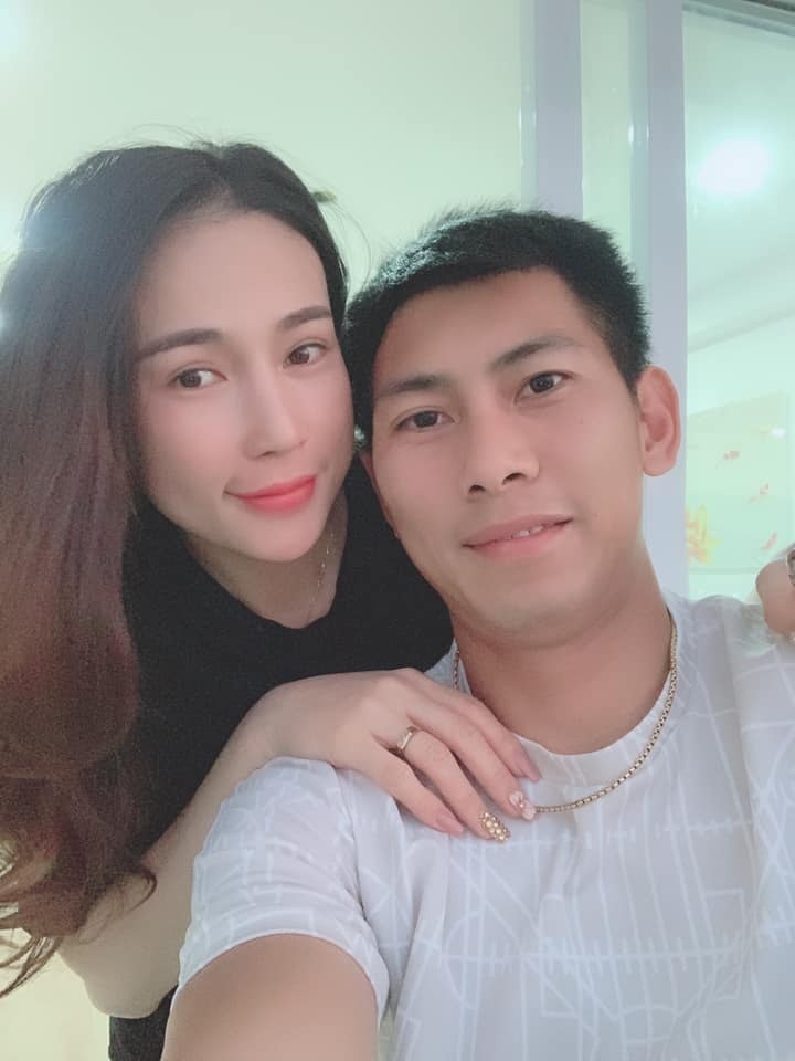 cau thu tuyen Viet Nam ben ban gai anh 11