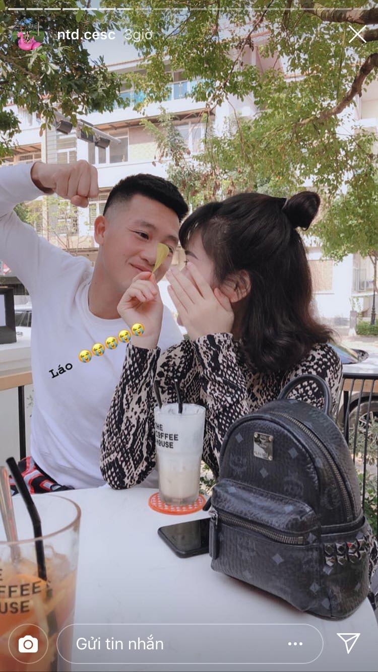 cau thu tuyen Viet Nam ben ban gai anh 4