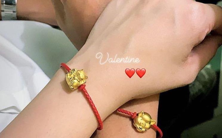 Tu Dung tinh cam deo vong tay vang cho ban gai vao Valentine hinh anh