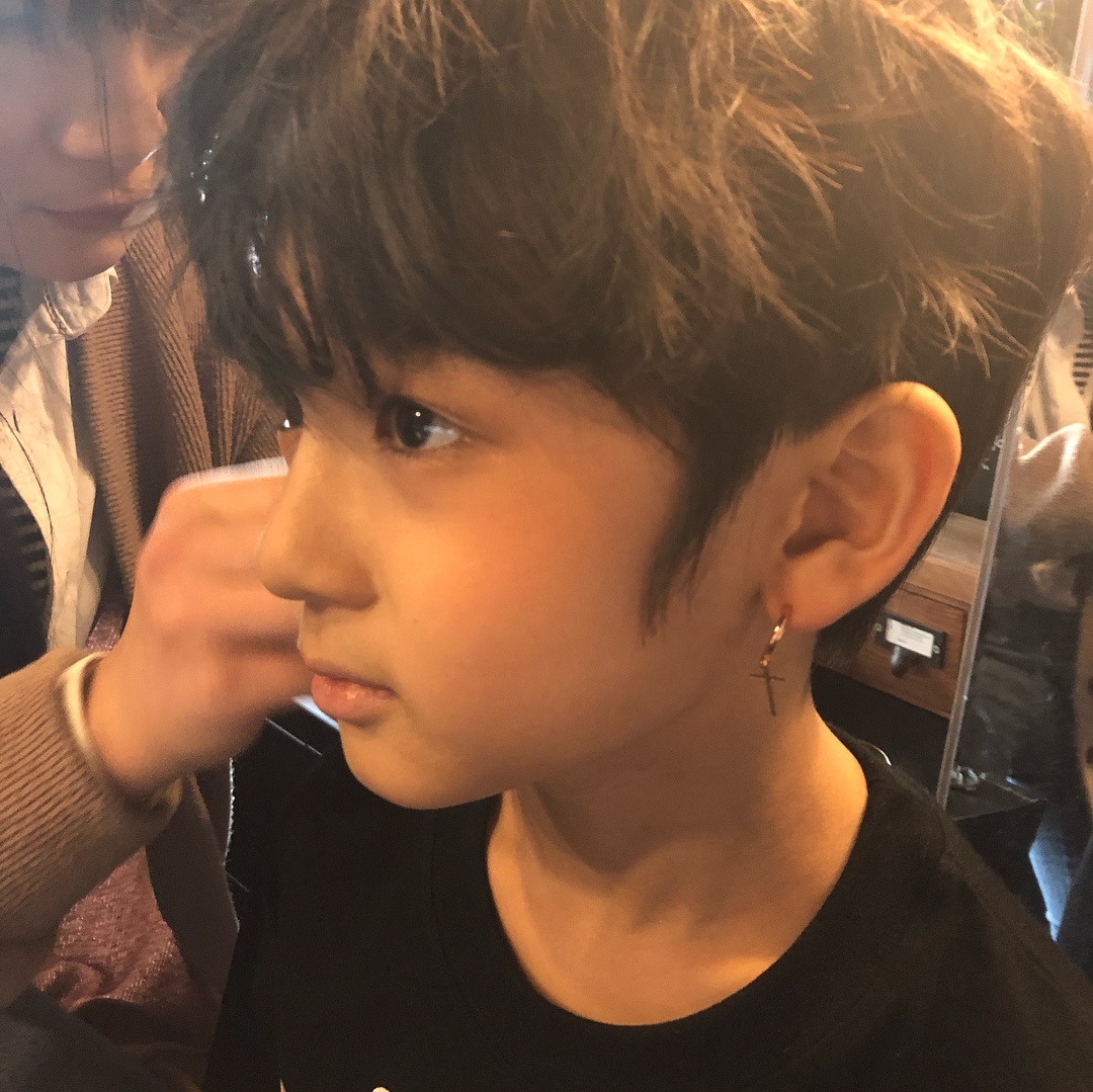 be trai han quoc chup anh cung cong phuong anh 11