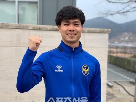 Dan mang Han khen ngoi Cong Phuong khi ghi ban cho Incheon United hinh anh
