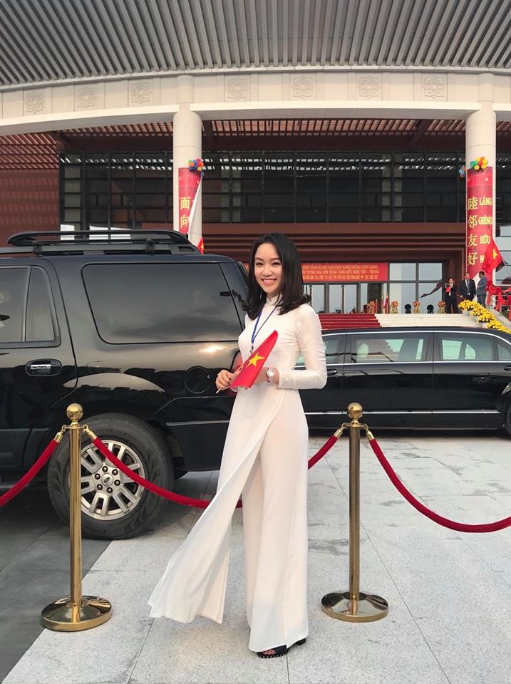 nữ sinh tặng hoa ông Tập Cận Bình ảnh 7 nu sinh tang hoa ong Tap Can Binh anh 7