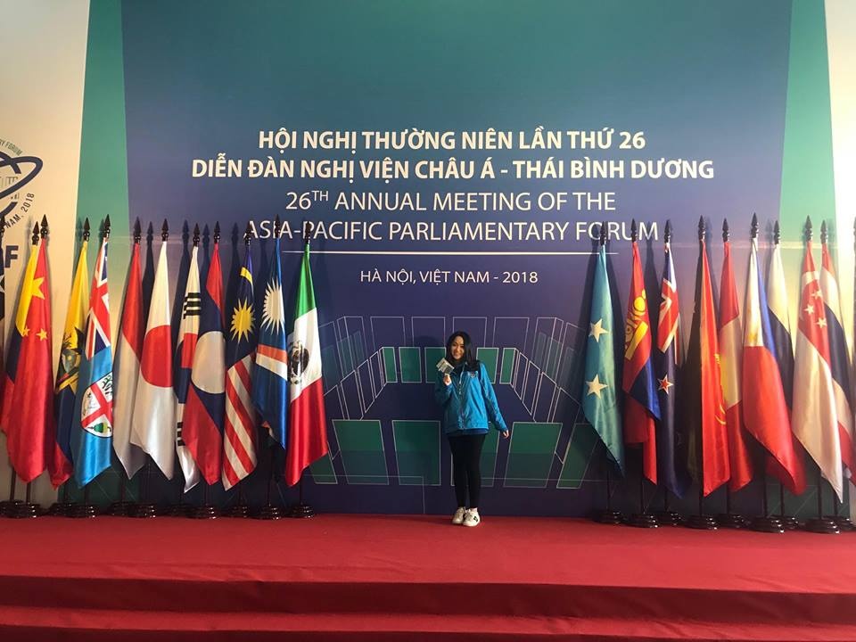 nữ sinh tặng hoa ông Tập Cận Bình ảnh 8 nu sinh tang hoa ong Tap Can Binh anh 8