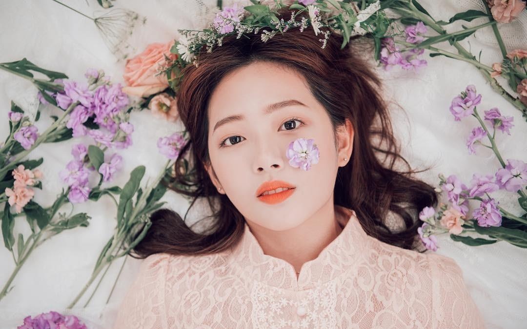 Co gai Han gay chu y vi vua trong giong ca si Suzy, vua giong Sulli hinh anh