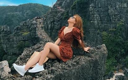 Ban gai Quang Hai lai bi dan mang 'nem da' vi mac vay ngan chup anh hinh anh