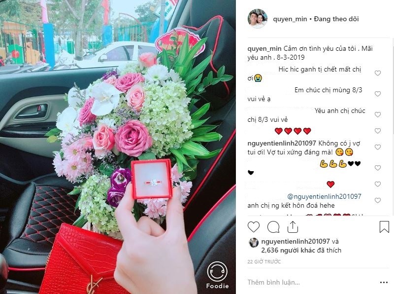 cau thu Viet Nam tang qua 8/3 anh 7