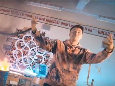 Vu rapper bi to dot sach vo hoc sinh: Neu co vi pham chuyen cong an hinh anh