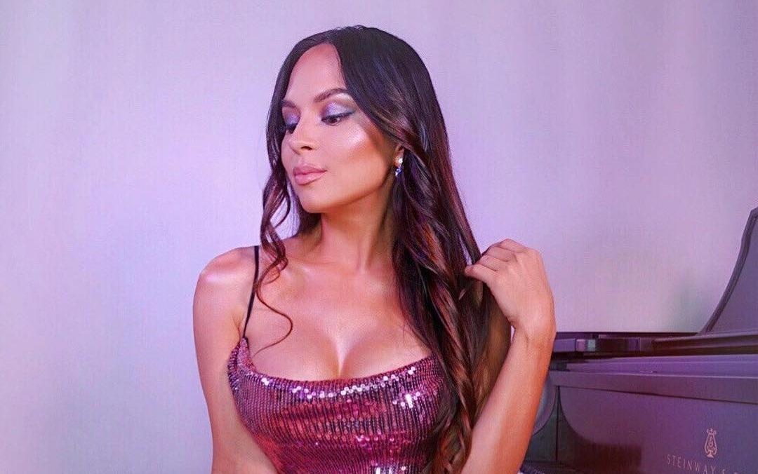 Ve quyen ru cua nu nghe si duong cam Uzbekistan hinh anh