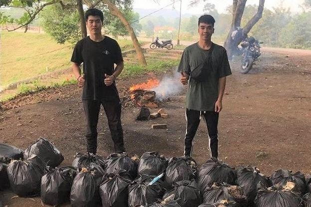 Nguoi tre Viet huong ung 'Trao luu don rac' day y nghia hinh anh