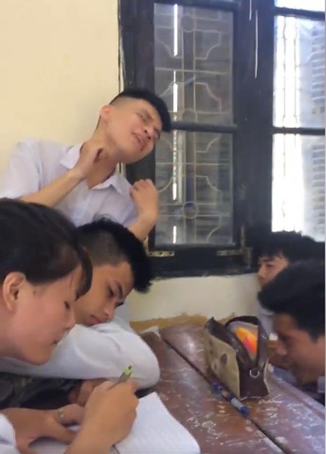 an ui ban that tinh anh 2