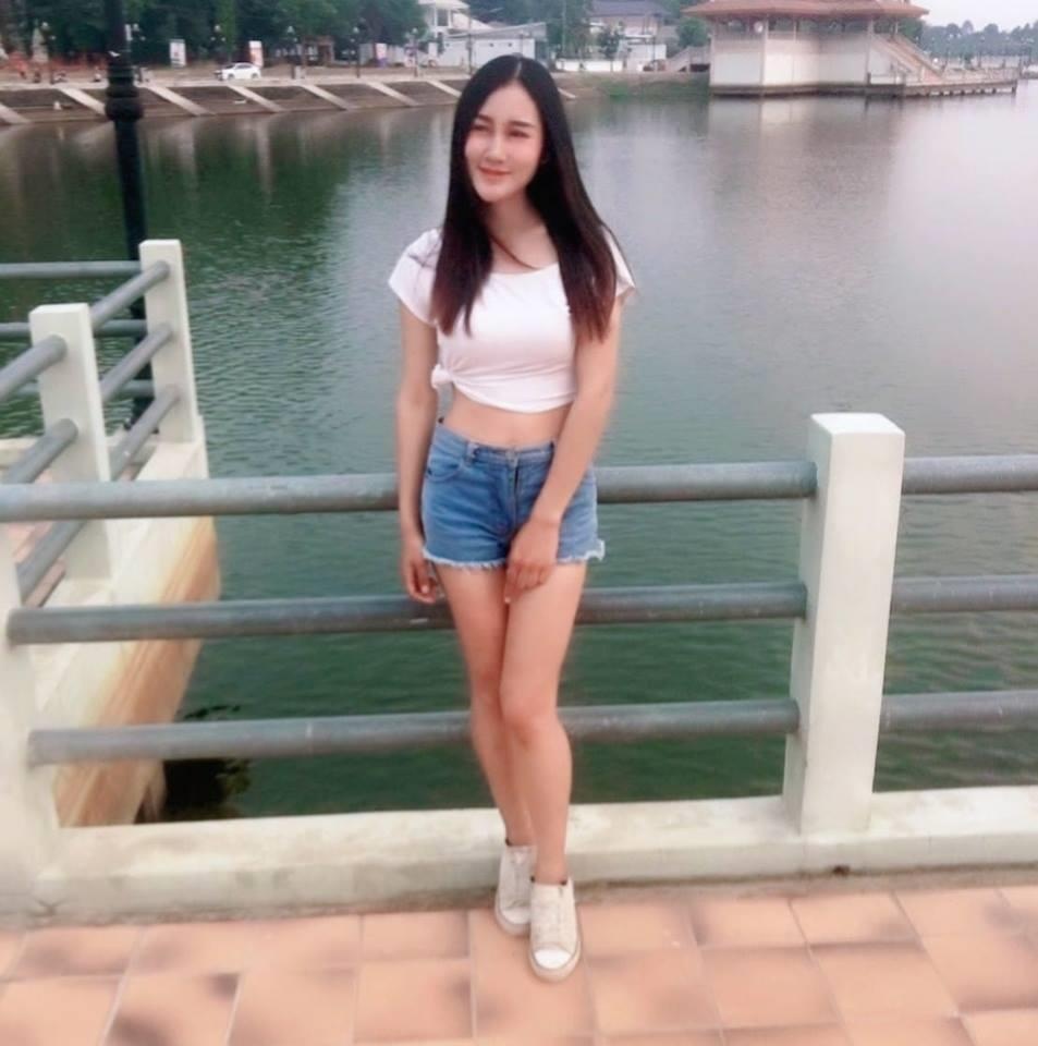 co gai ban hoa kho noi tieng vi xinh dep anh 7