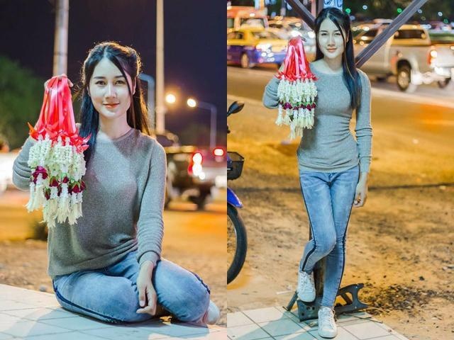 co gai ban hoa kho noi tieng vi xinh dep anh 2