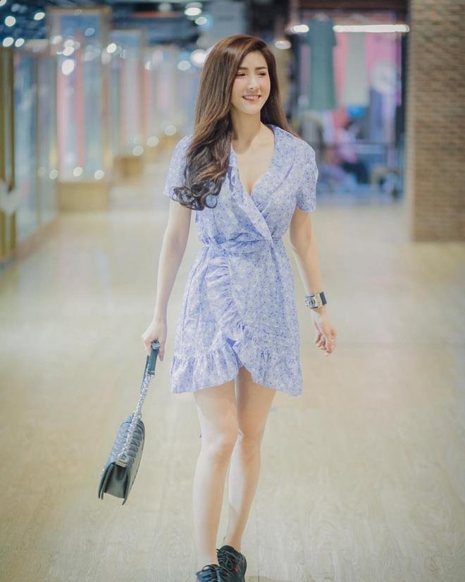 nhan vien ban nom xinh dep anh 11