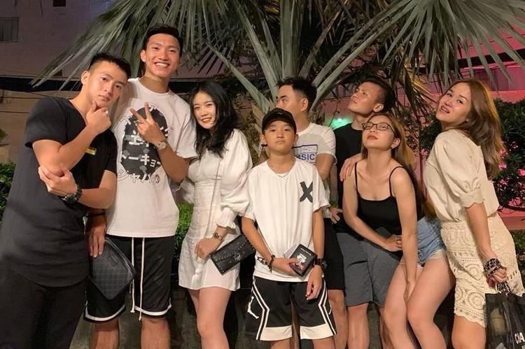 Tien Dung, Quang Hai va dan cau thu mung sinh nhat tuoi 20 cua Van Hau hinh anh