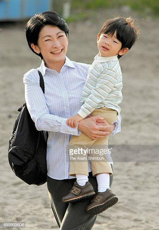 hoang tu be Nhat Ban Hisahito anh 5