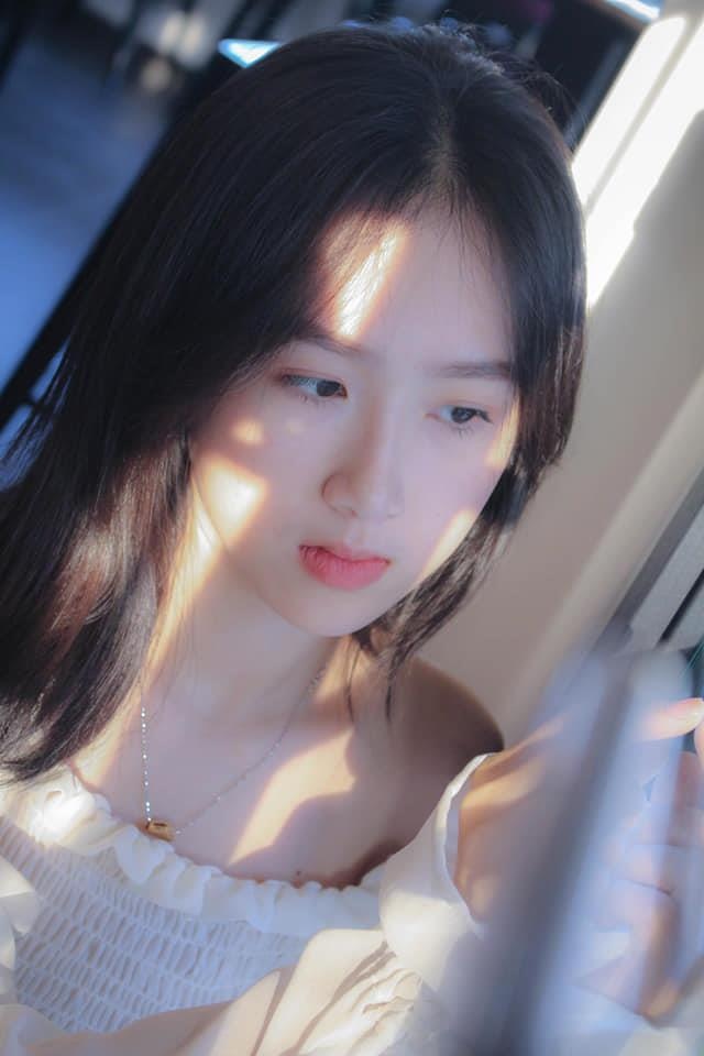 nu sinh co nhan sac trong treo nhu moi tinh dau anh 6