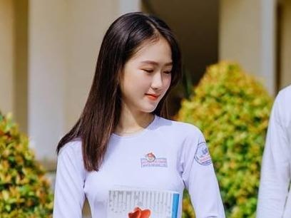 10X Tay Ninh bat ngo duoc chu y sau buc anh xinh dep trong ta ao dai hinh anh