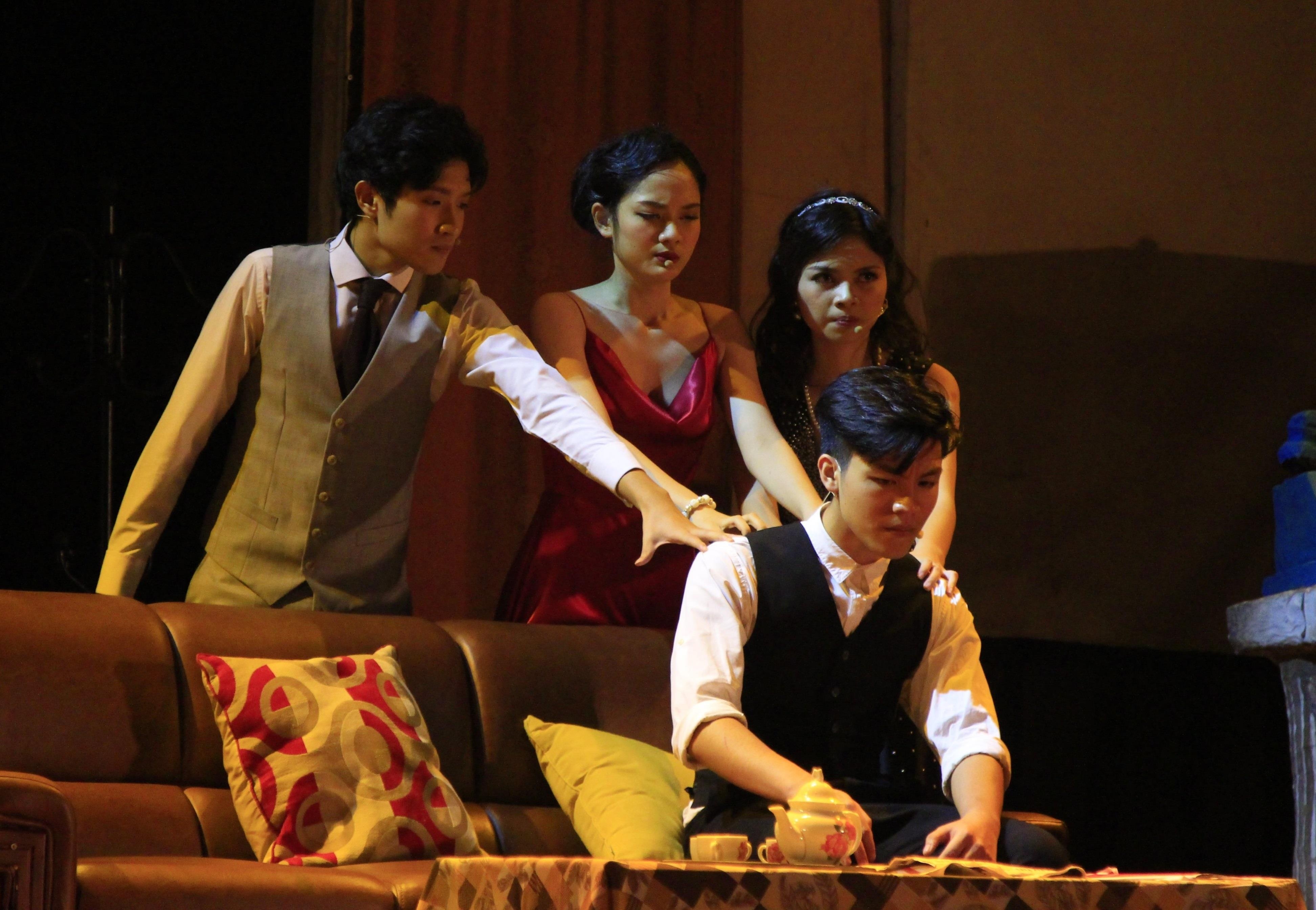 nhạc kịch tiếng Anh của học sinh trường Ams ảnh 1 nhac kich tieng Anh cua hoc sinh truong Ams anh 1