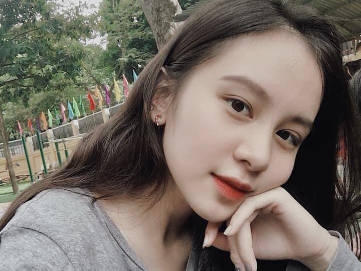 Loat gai xinh duoc chu y vi khoanh khac 'xuat than' ngay be giang hinh anh