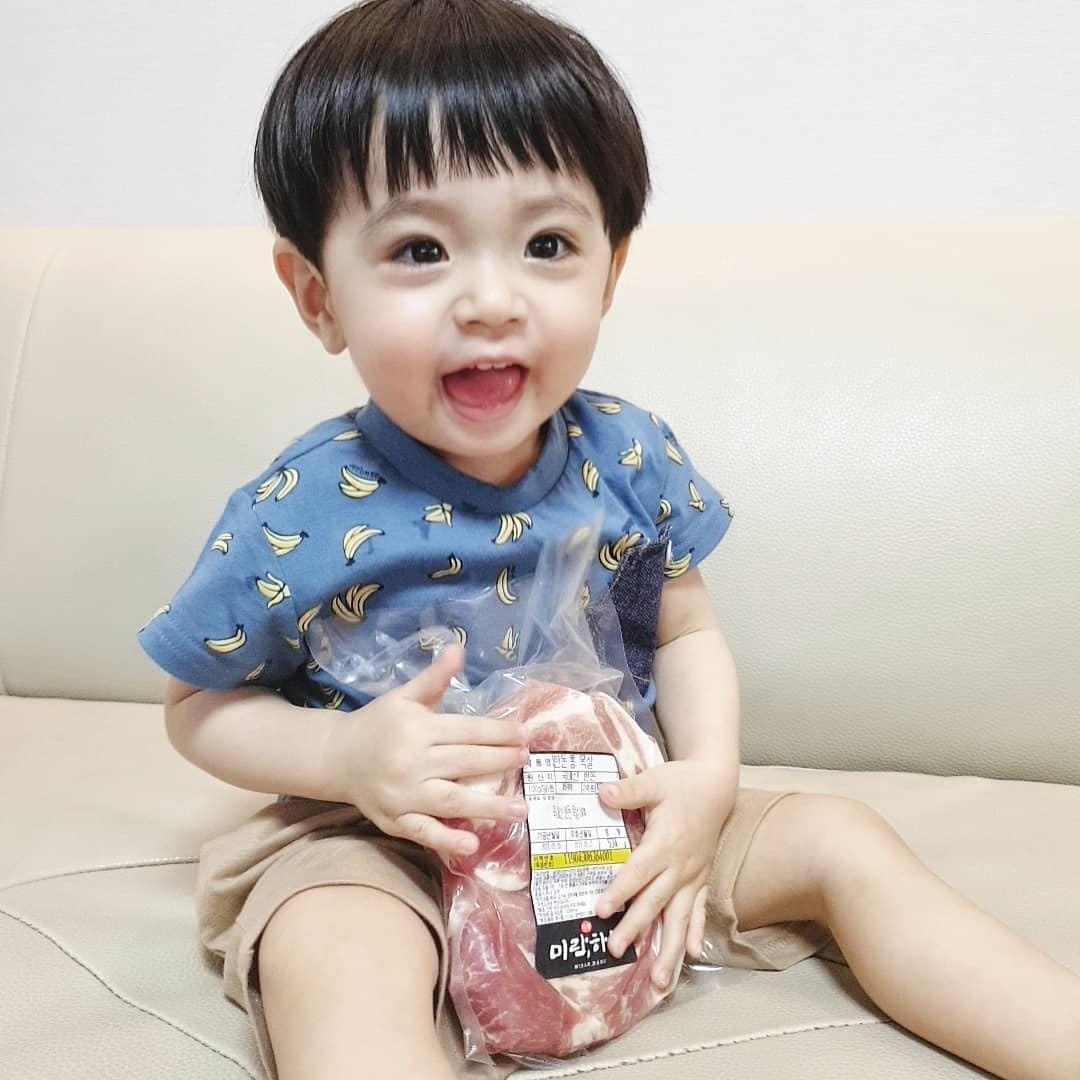 cau be han quoc dang yeu anh 4