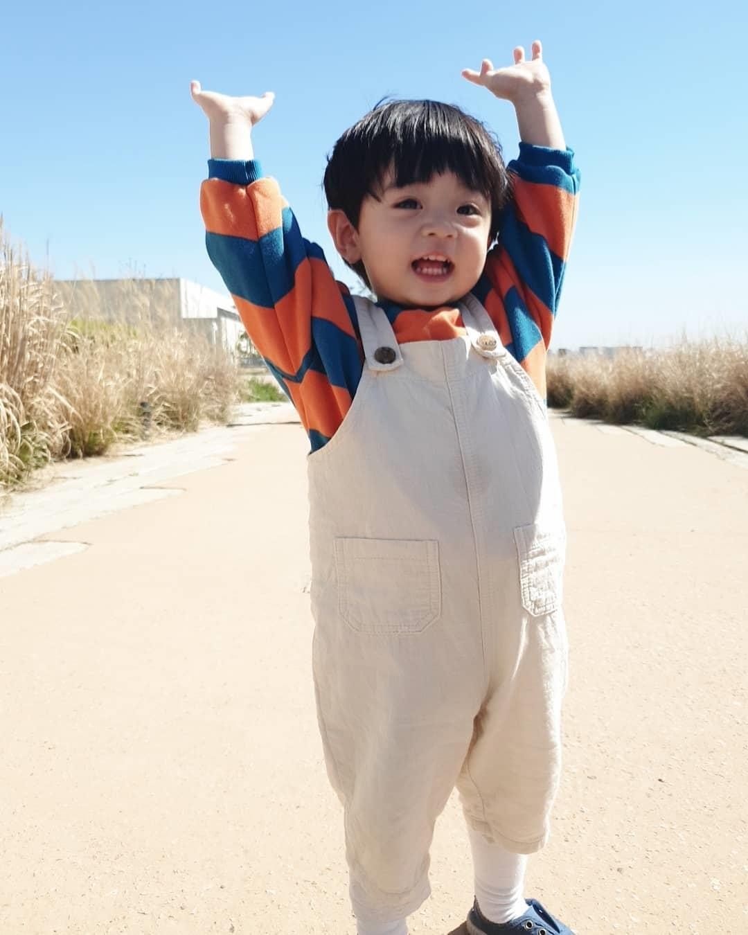 cau be han quoc dang yeu anh 12