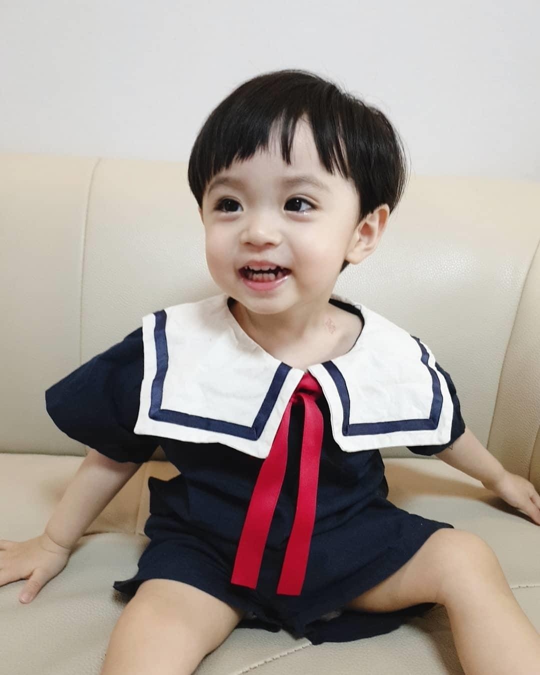 cau be han quoc dang yeu anh 7