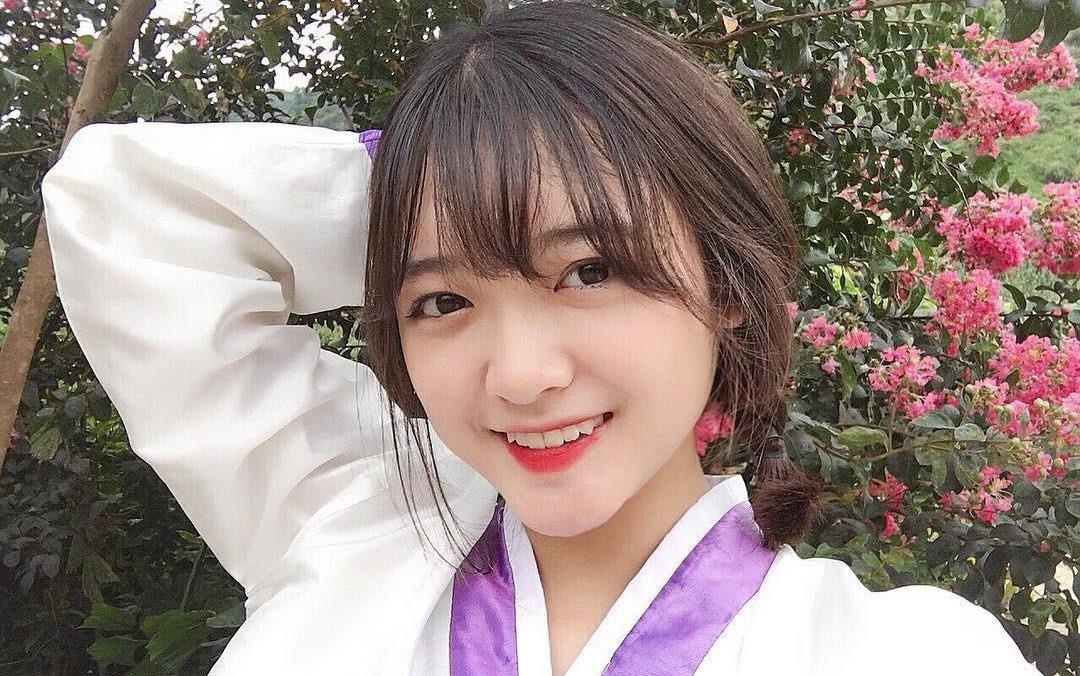 Nhung nu sinh Lao Cai 'gay thuong nho' vi vua hoc gioi, vua xinh xan hinh anh