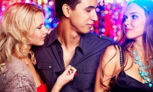 kieu dan ong phu nu nen tranh xa anh 3