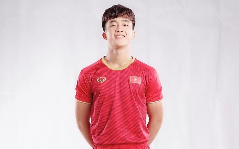 Cau thu dien trai cua U23 Viet Nam ra video ca nhac hinh anh