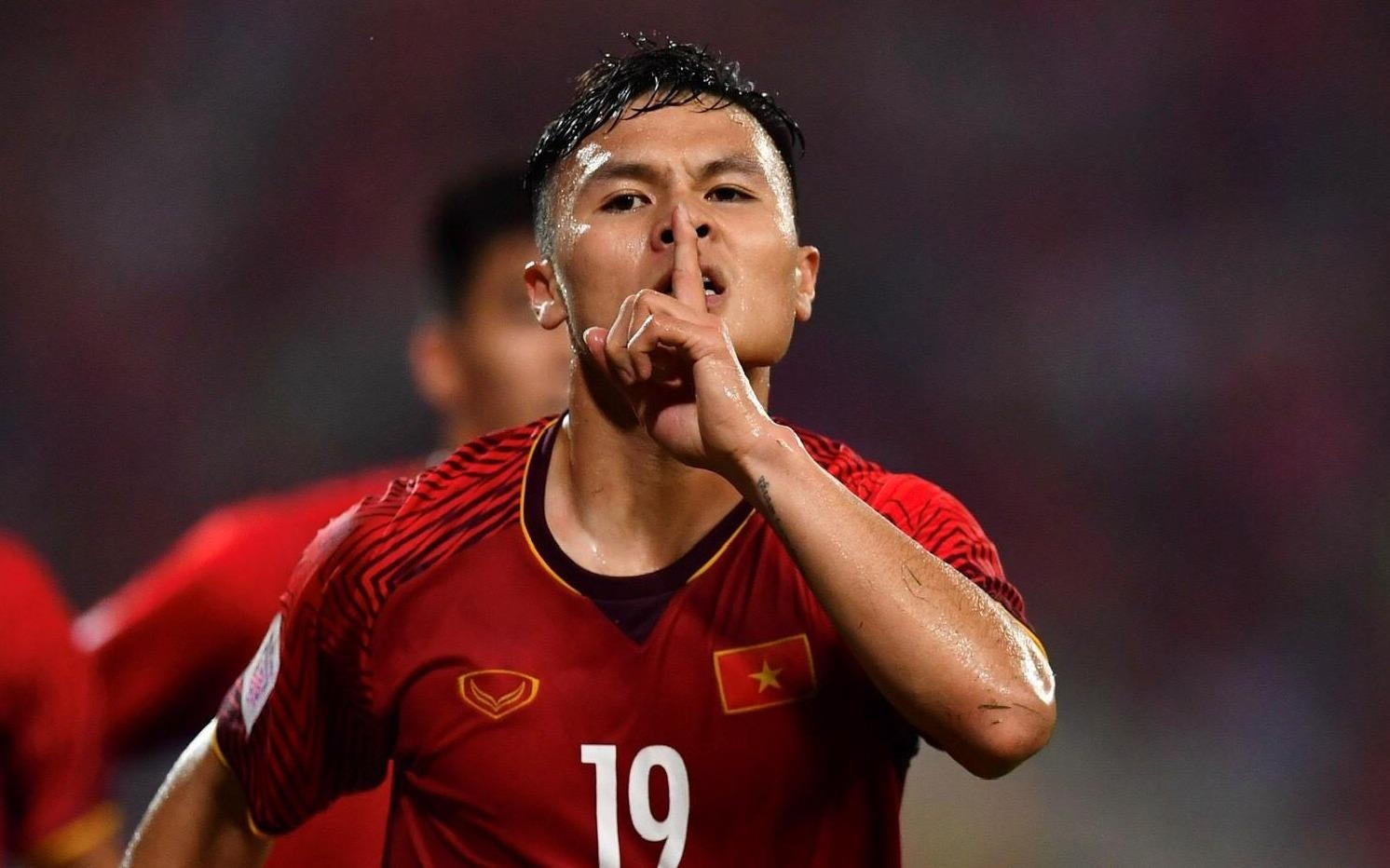 Dan mang che anh, co vu tuyen Viet Nam truoc tran gap Thai Lan hinh anh