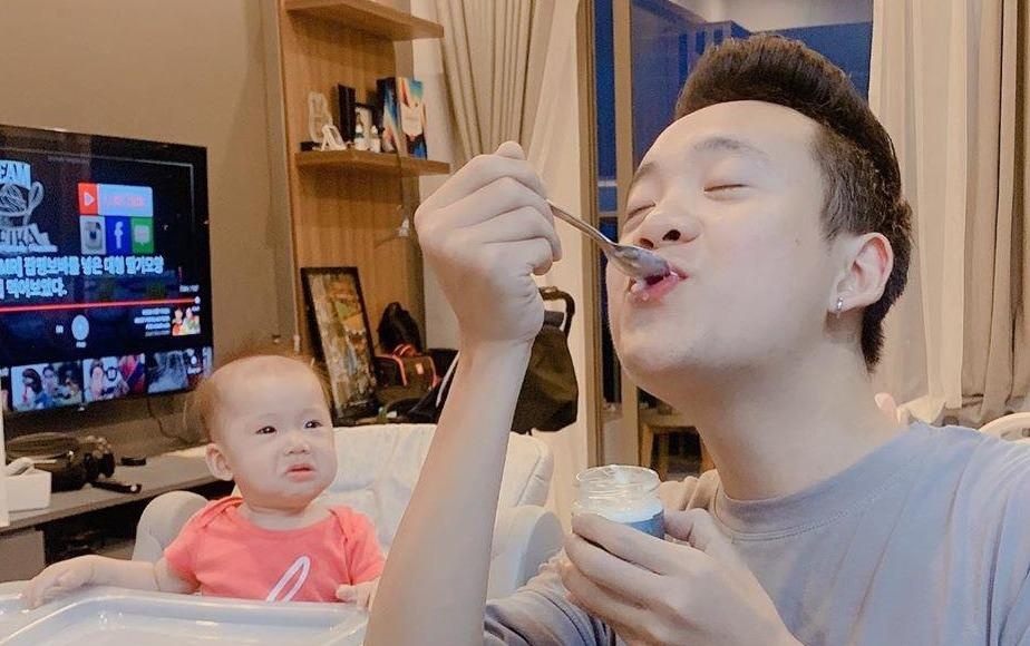 JustaTee - ong bo hai huoc, thuong xuyen dang anh 'dim hang' con gai hinh anh