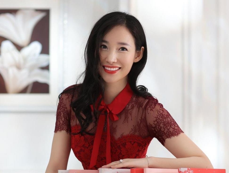 Tin tuong cong ty mai moi, nhieu nguoi tre Hong Kong nhan 'trai dang' hinh anh