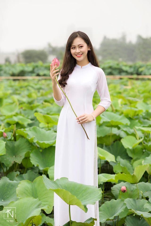 chup anh voi sen anh 10