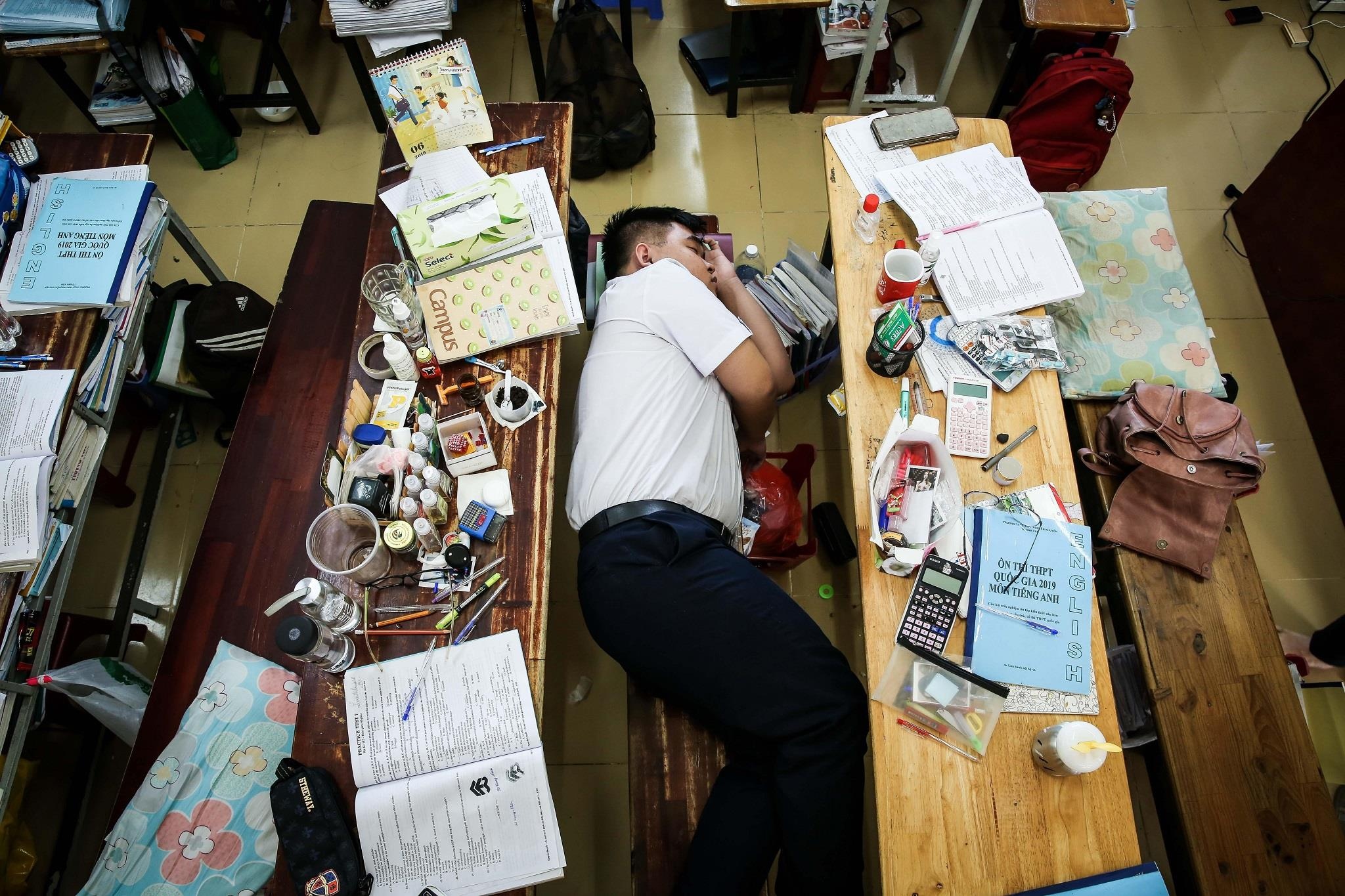 the he 8X 9X thi dai hoc anh 1