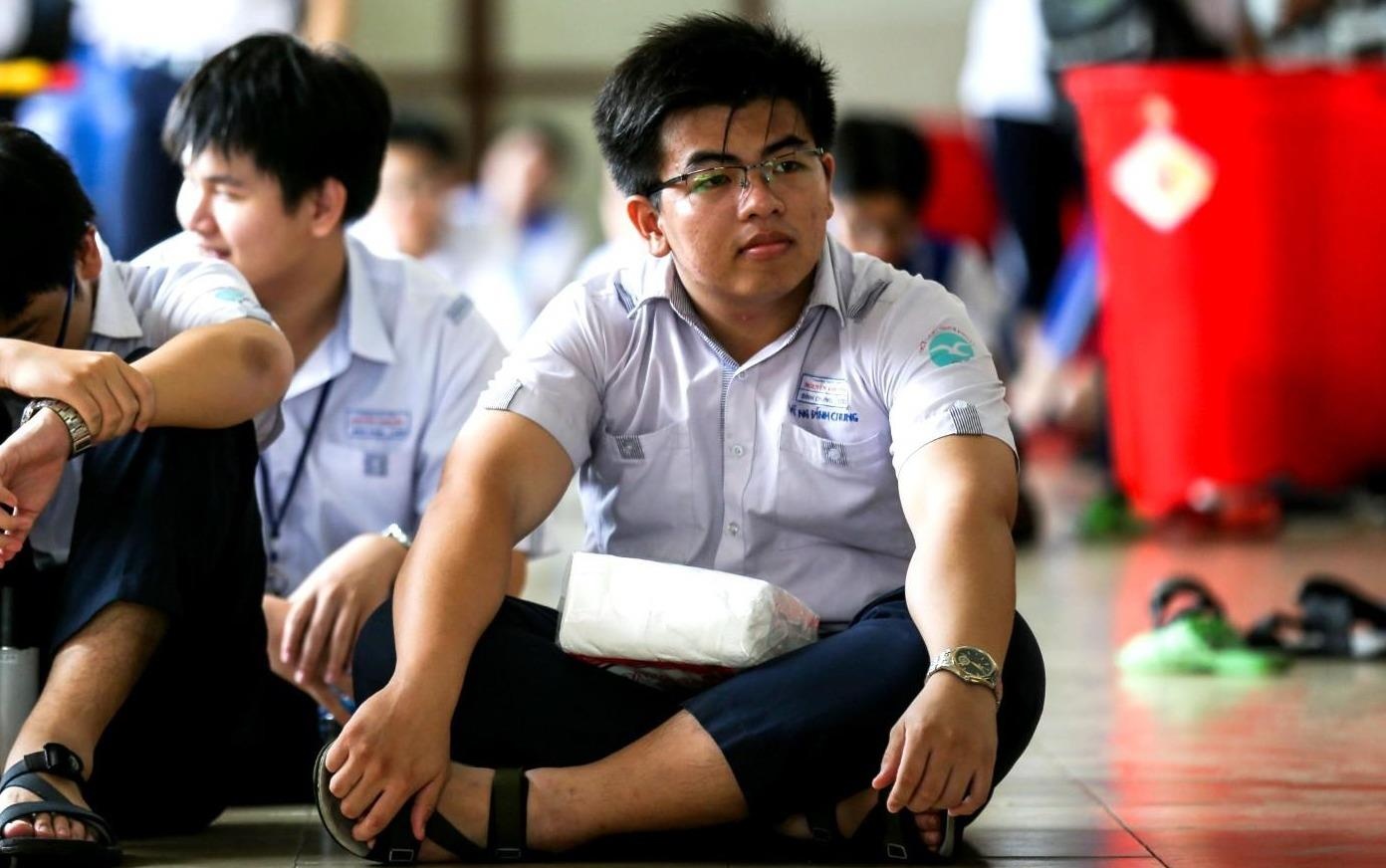 Nhin lua 2K di thi, 8X va 9X boi hoi nho mot thoi 'dui mai kinh su' hinh anh