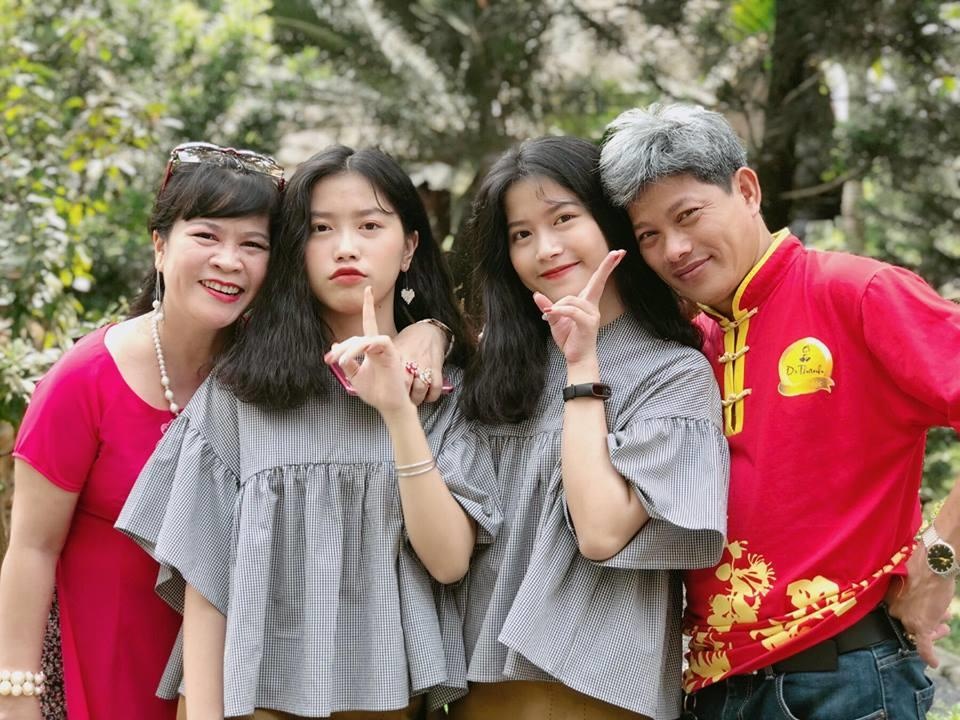 chi em sinh doi xinh dep anh 7